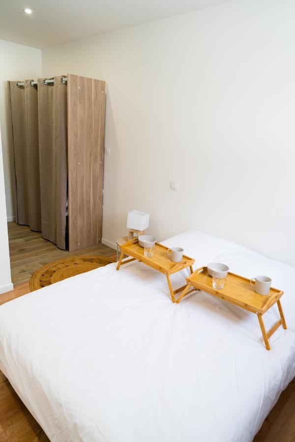 Spacieux Appartement Avec Parking Prive A Saumur Exterior foto